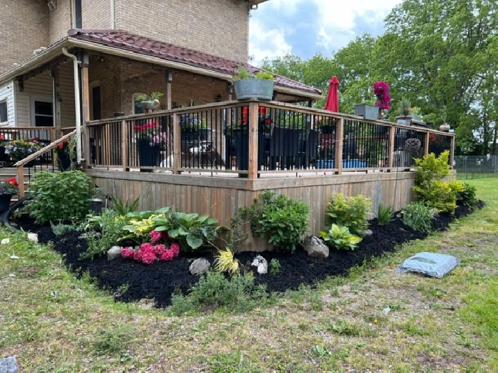 Beautiful 2 Storey Victorian Farmhouse on 2.7 Acres in Ilderton in