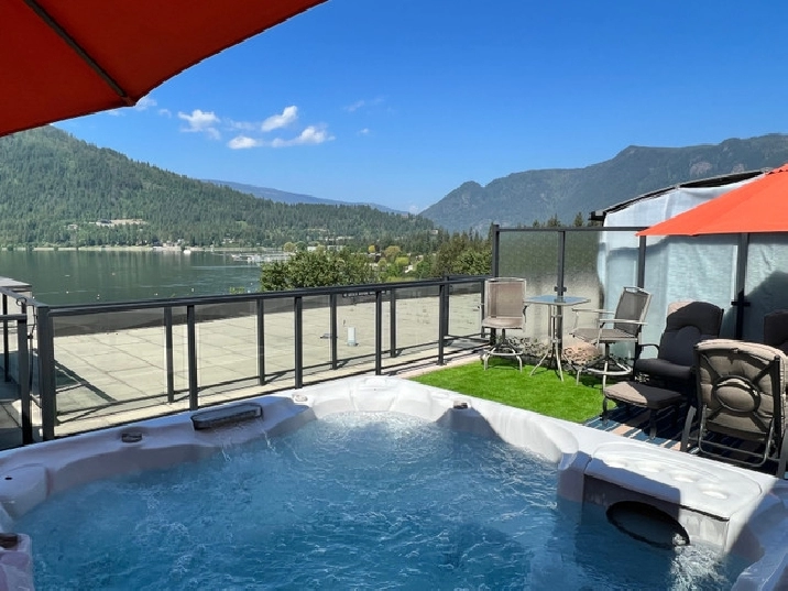 Mara Lake Penthouse rooftop patio hot tub boat slip in Kamloops,BC