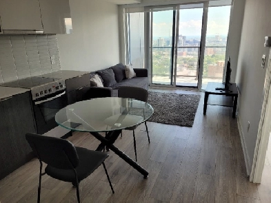 Cozy Condo on Wellesley Downtown - Available Weekly and Monthly