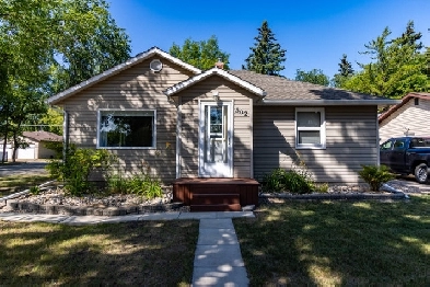 House for sale by Owner - 502 Macleod Ave E Melfort