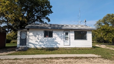 Renovated Rooming House for Rent in Laurier Manitoba Image# 1