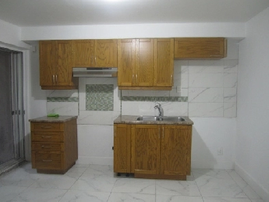 GRAND 2 1/2 A LOUER AHUNTSIC, MONTREAL Image# 1