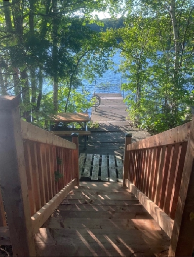 Chalet à louer bord de lac Lanaudière 1h de Mtl dispo 2 sept Image# 1