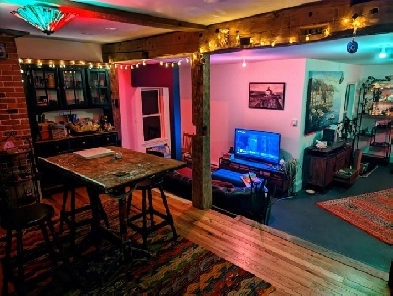 Harvest Jazz Rental - 2-Bedroom, Walking Bridge, Picaroons! Image# 8