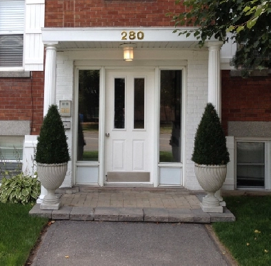 1 Bdrm., Montreal Rd and Ducharme Blvd. Quiet well run bldg.