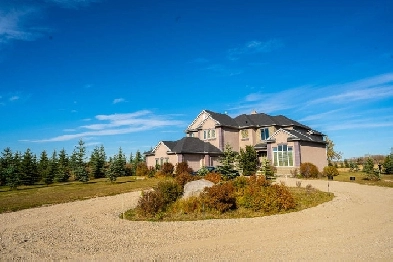 LUXURIOUS HOME AND 157 ACRES OF PRIME ANNEXED LAND IN AIRDRIE Image# 2