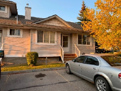 Airdrie Bungalow style Townhouse Condo $317,000 ! Image# 1