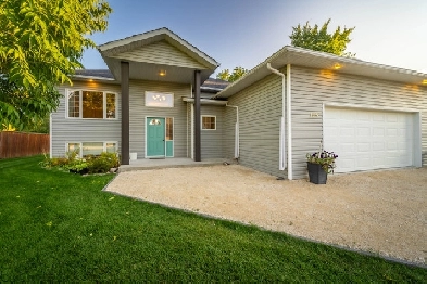 || 5 BED 3 BATH FAMILY HOME for sale in Kleefeld Mb ||