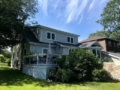 November 1 Large 4 Bedroom House Torrington Dr. HFX Huge Yard! Image# 1