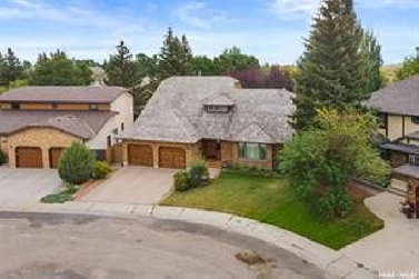 EXPANSIVE 2 STOREY SPLIT THAT SOUTH BACKS A PARK IN REGINA SK! Image# 7
