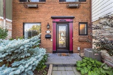 WOW! GORGEOUS UPGRADED 3-BED TOWNHOME IN LESLIE PARK! Image# 4