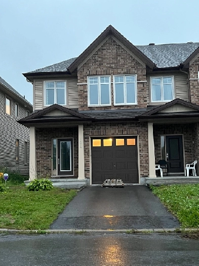 4 Bed Townhome - Short Term Rent - Furnished Image# 9