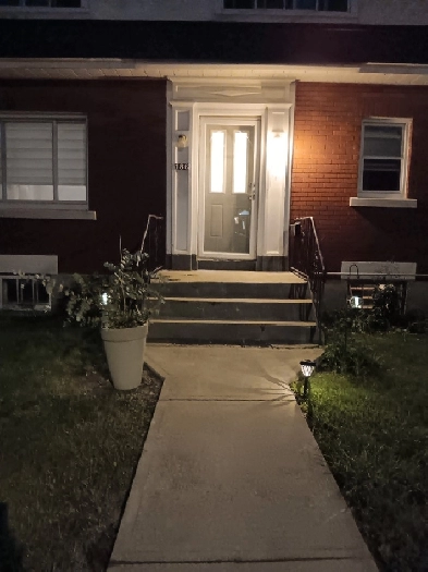 2 bedroom upper duplex Image# 5