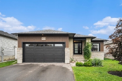 OPEN HOUSE SAT. SEPT. 23! Custom built bungalow, open concept Image# 1