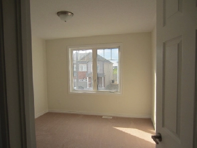 Room For Rent in Barrhaven / Oct 1st Image# 1