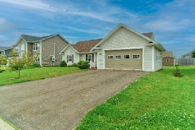 3 bedroom bungalow for sale in west royalty Image# 1