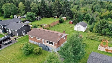 Very well cared for 4 bedroom, 2 bath family home. Image# 1