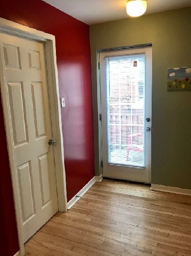 Furnished 3-Bedroom Apt. in Byward Market $3200/month all inc. Image# 9
