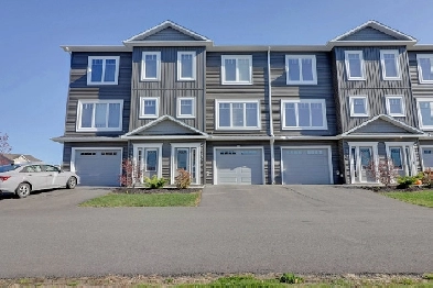 Welcome to 140 Mia Circle! Image# 1