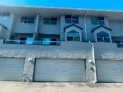 3 Bedroom  a Large Den/Bed Townhouse Image# 10
