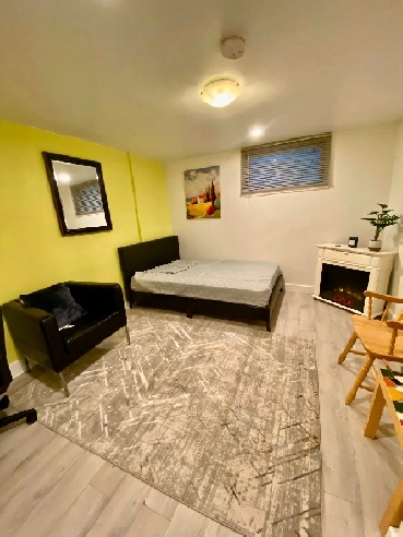 OCT 1/Oliver/Grant McEwan/Monthly/Furnished BSMT BACH/Wifi Image# 1