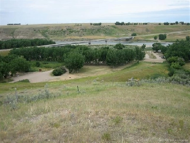 Taber, 3.9 acres overlooking Taber Provincial  Park and river! Image# 1