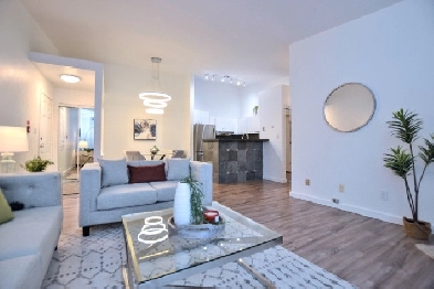 Gorgeous Top floor unit at desirable Terraces of Tuxedo! Image# 1