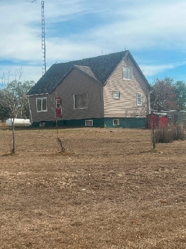 1/4 of land, SW7-1-19W2  south of minton Image# 6