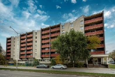 For Sale: 510-1030 Grant Ave: In-suite laundry, parking & view! Image# 1