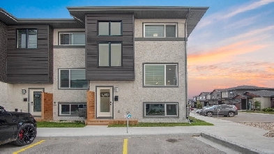 Great Townhouse  Built 2022 in Amber Trials Image# 1