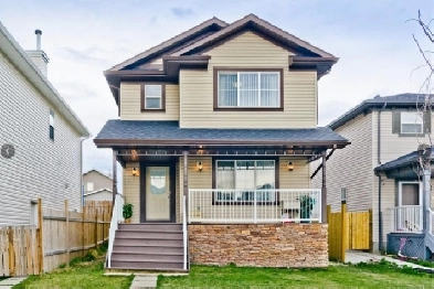 Spacious, clean 3 bed, 2.5 bath house  in Taralake Image# 1