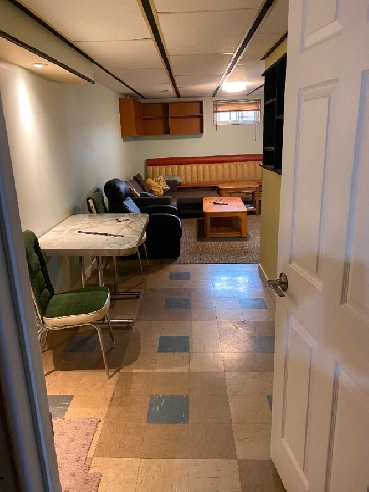 1  Bedroom Basement Suite Image# 5