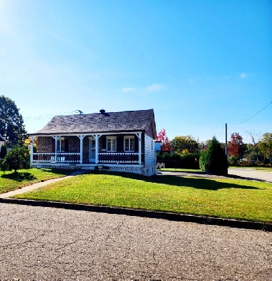 6 1/2 à louer Trois-Rivières avec grand terrain Image# 1