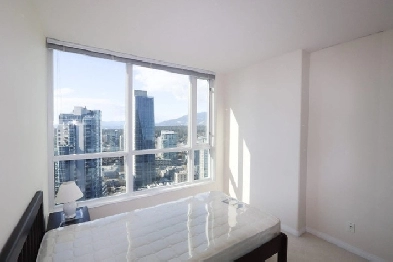 Newly-Renovated Bedroom in Downtown   Gym and Pool Access Image# 6