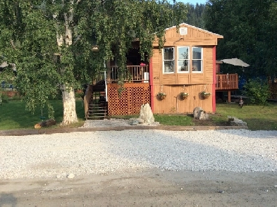 2 bedroom home for sale on double lot in Dawson City. Image# 1