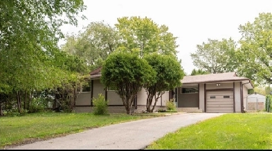 House for rent in Fort Richmond Image# 3