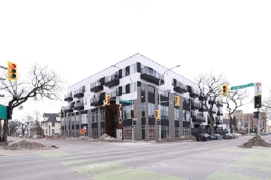 LUXURY 2 Bedroom Apartment in West Broadway Available December 1 Image# 10
