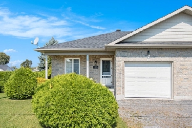 EXIT Realty Matrix - 842 St Isidore St, Casselman Image# 1
