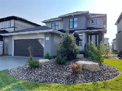 STUNNING FORMER 4 BED 2.5 BATHS SHOW HOME FOR SALE IN BISON RUN Image# 1