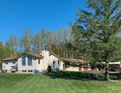 Large Unique Home on 10 Acres! Image# 1