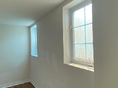 Student Girl Room near York University Image# 1