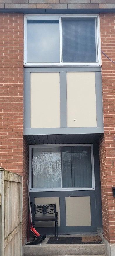 2 bedroom townhouse in the Herongate Area Image# 2