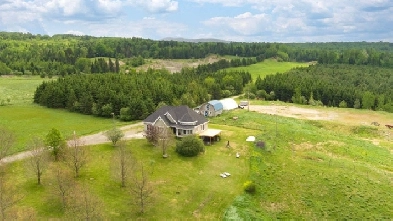 Scotstown Estrie fermette à vendre, écurie, chalet Image# 1