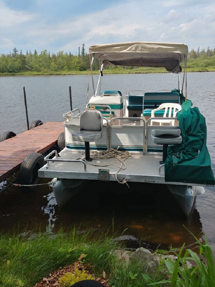 Chalet 4 saisons au bord de la rivière stfrancois à Weedon in Sherbrooke,QC Houses for Sale