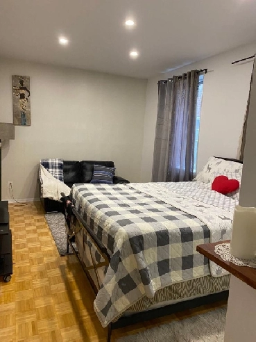 Room available - Westmount - Villa Maria Image# 1