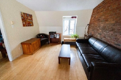 URGENT - 3 1/2 MEUBLÉ ET TOUT COMPRIS – DISPO. 1er Nov. Image# 1