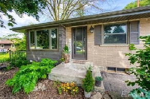 Homes for Sale in Hespeler, Cambridge, Ontario $569,000 Image# 1