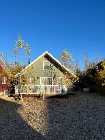 Cottage for Sale at Greenwater Lake (Titled Lot) Image# 1