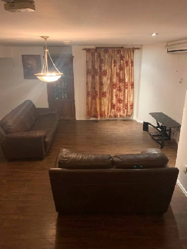 Magnifique bachelor situé à Mascouche Image# 1