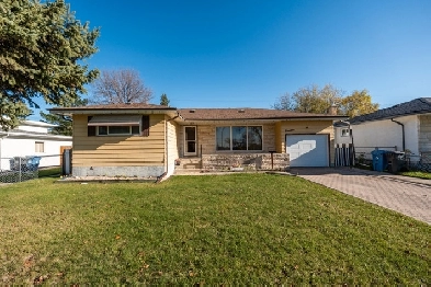 Garden City 3 BD Bungalow needs some TLC! Image# 1